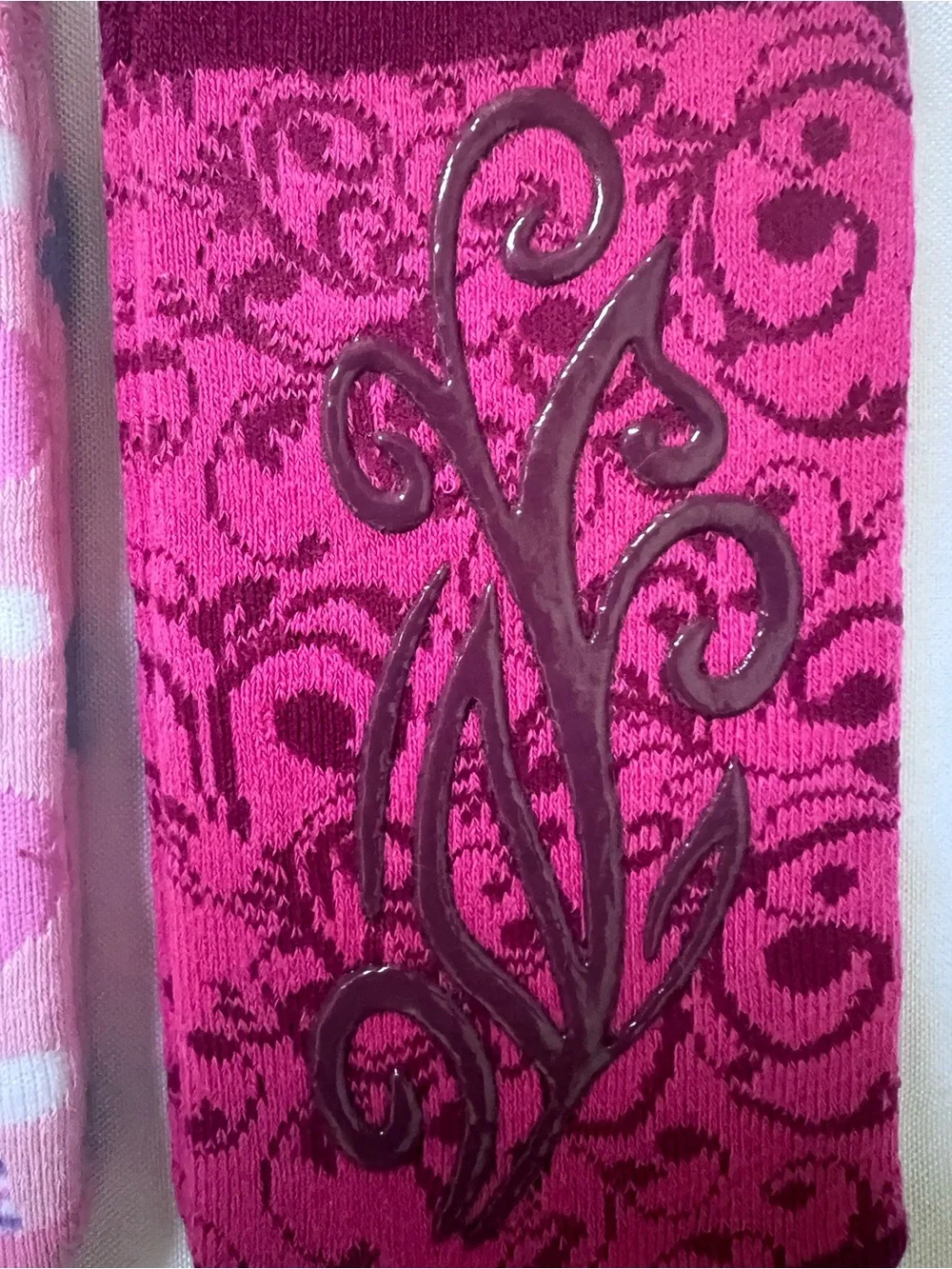 2 Pairs Women's Non-Slip No Show Socks | Soft Scents & Pink Pattern | NWOT